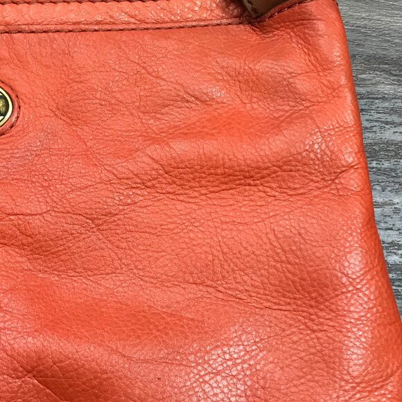 FOSSIL Explorer Crossbody Bag Orange Pebbled Leather Zip Top Purse Pockets FLAW - Picture 3 of 16